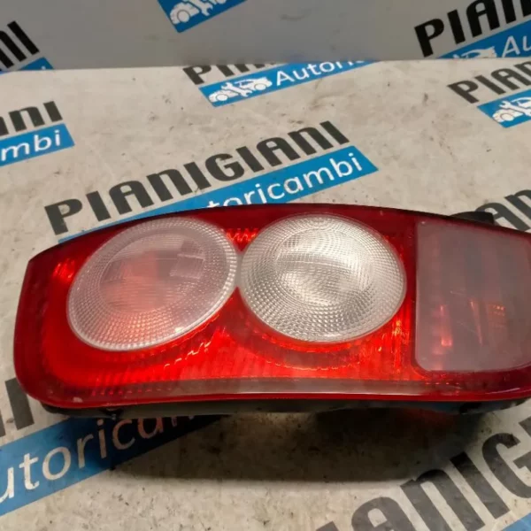Faro Posteriore Sinistro Nissan Micra K12 2004