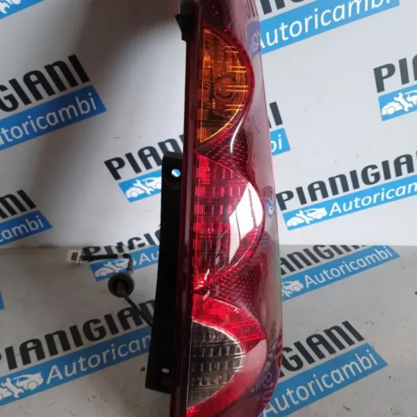 Faro Posteriore Destro Nissan Note 2010