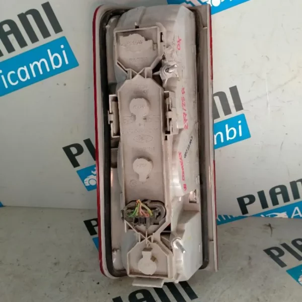 Faro Posteriore Destro Ford Tourneo Connect 2003