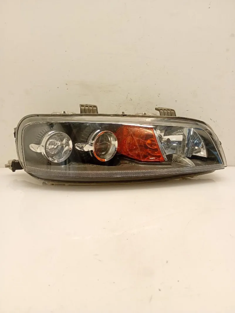 Faro / Fanale / Proiettore Anteriore Destro Fiat Punto 1999 – 2003