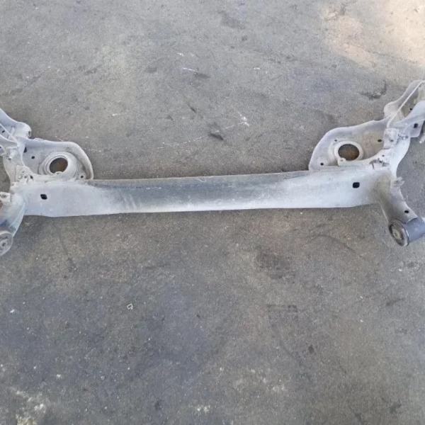 Assale / Ponte Posteriore Nissan Micra K13 1.2 12V 59 KW HR12 2010 – 2016