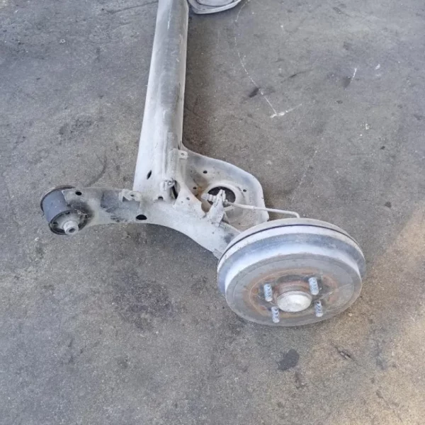 Assale / Ponte Posteriore Nissan Micra K13 1.2 12V 59 KW HR12 2010 – 2016