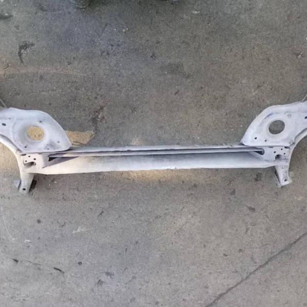 Assale / Ponte Posteriore Nissan Micra K13 1.2 12V 59 KW HR12 2010 – 2016