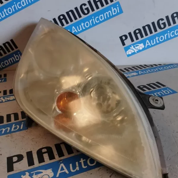 Faro Anteriore Destro Mitsubishi Colt 2004