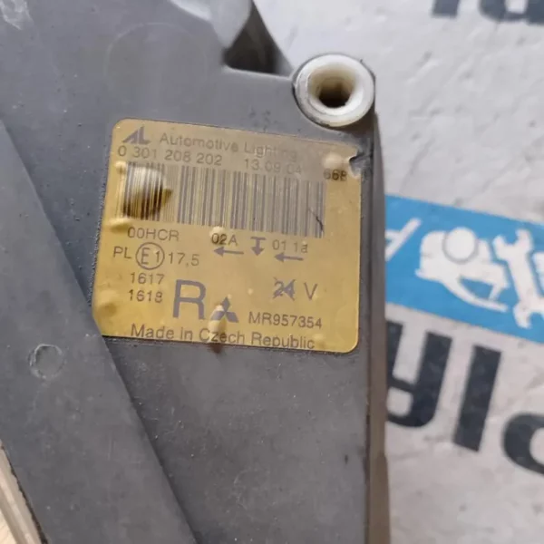 Faro Anteriore Destro Mitsubishi Colt 2004