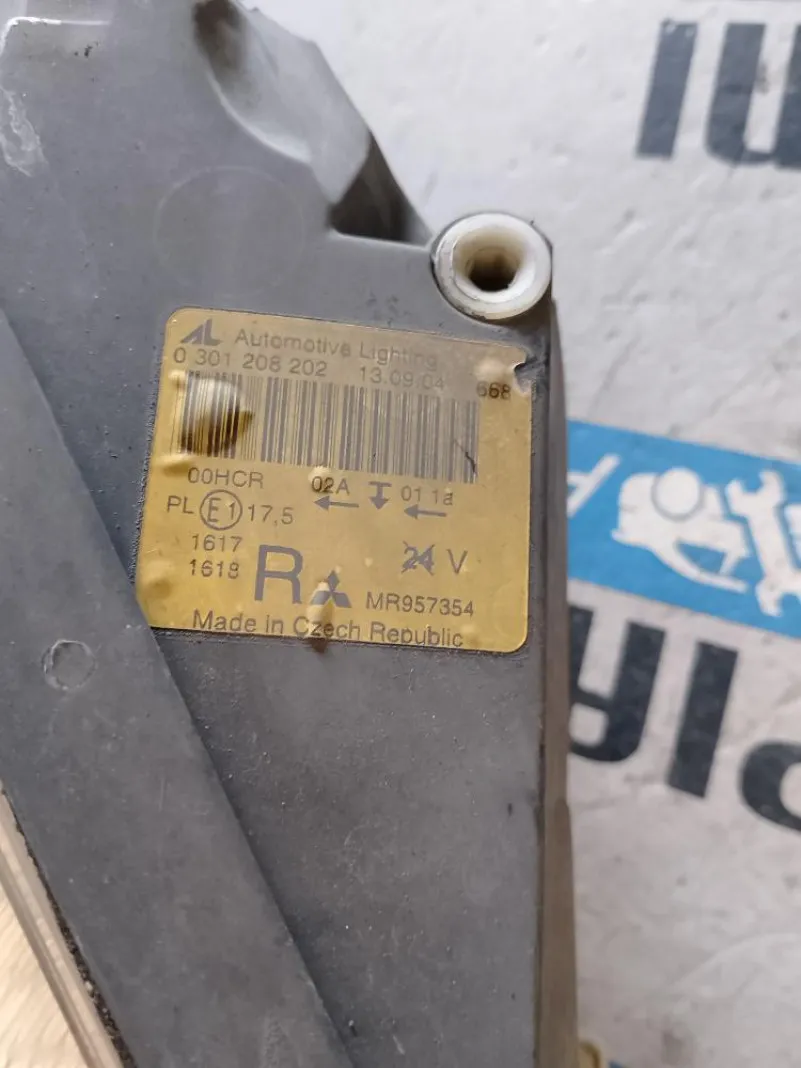Faro Anteriore Destro Mitsubishi Colt 2004