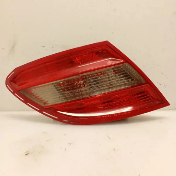 Faro / Fanale Posteriore Sinistro Mercedes-Benz Classe C W204 ber. 4p 2007-2011