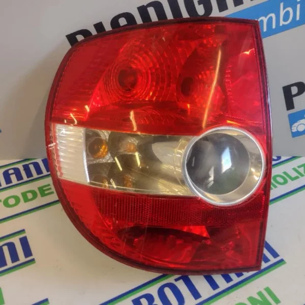 Faro /  Fanale Posteriore Sinistro Volkswagen Fox 2007