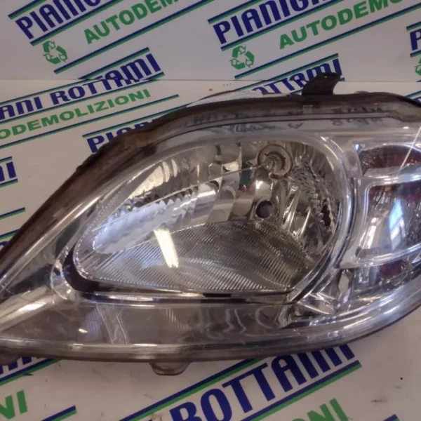 Faro Anteriore Sinistro Dacia Logan anno 2009