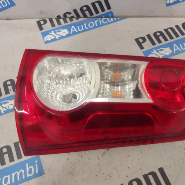 Faro / Fanale Posteriore Destro Dacia Logan 2011