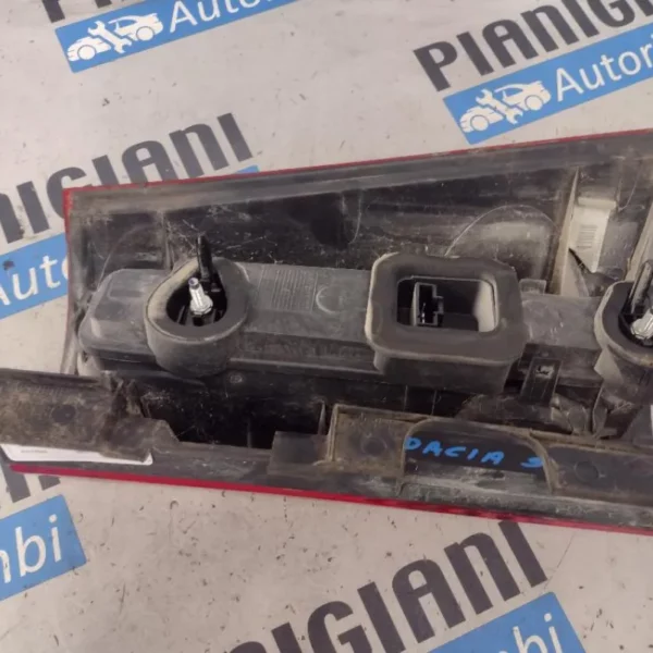 Faro / Fanale Posteriore Sinistro Dacia Logan 2011