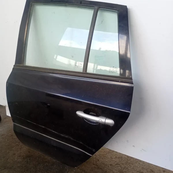 Porta posteriore Renault KOLEOS 2008 821010025R