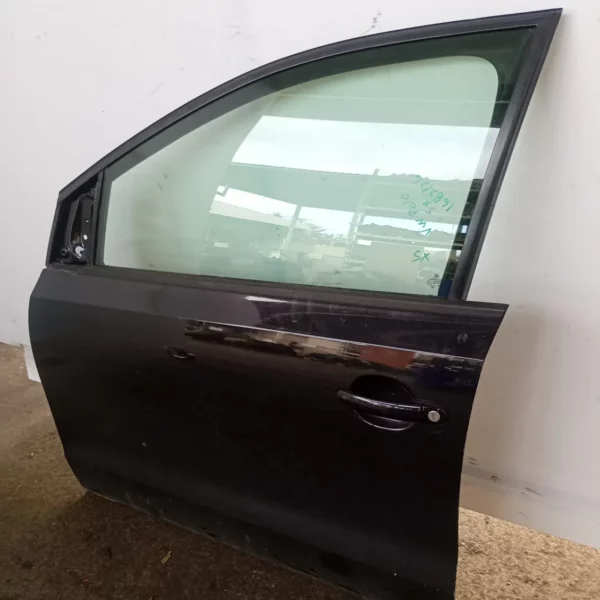 Porta anteriore Volkswagen POLO 2011 6R3831055J