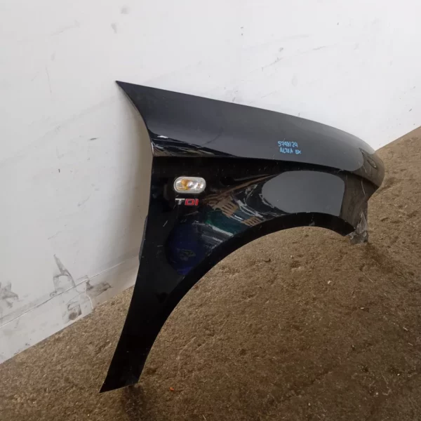 Parafango anteriore destra Seat Altea (2004 – oggi) 2.0 103 KW diesel 5P0821022A BKD