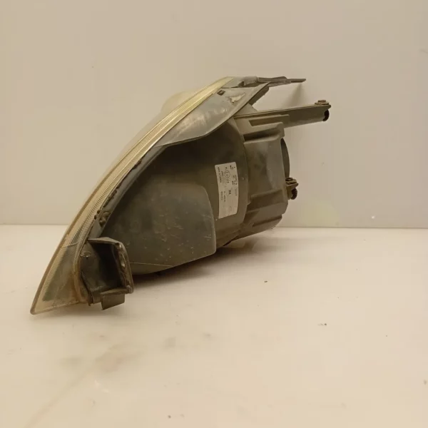 Faro ant. destra Ford Fiesta (2005 – 2008) 1.4 50 KW diesel 1415694 F6JB