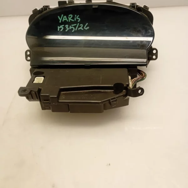 Contagiri / contachilometri Toyota Yaris 2003 838000D010