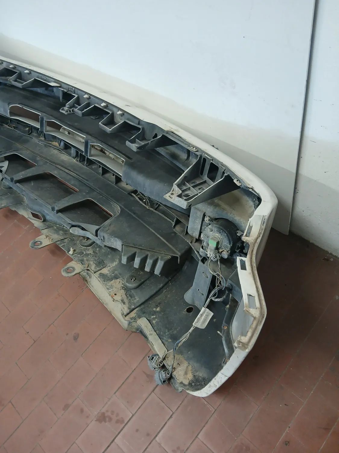Paraurti anteriore Land Rover Range Rover Sport (2010 – 2013) 3.0 180 KW diesel LR015076 306DT