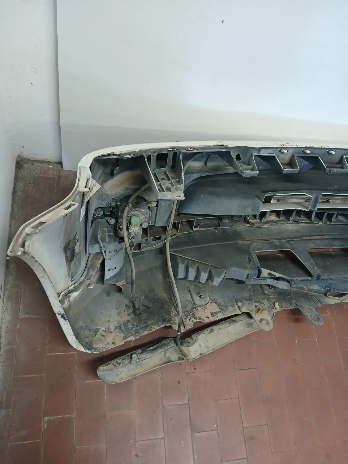Paraurti anteriore Land Rover Range Rover Sport (2010 – 2013) 3.0 180 KW diesel LR015076 306DT
