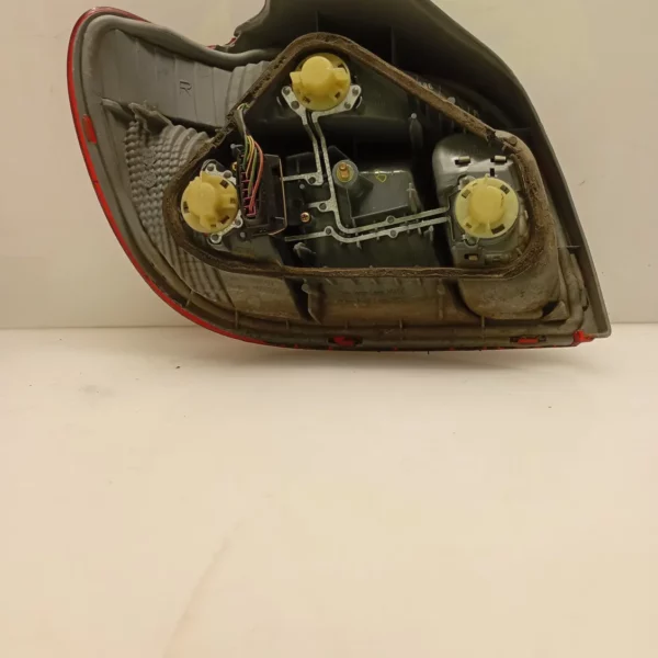 Faro posteriore destra Toyota Yaris (2001 – 2005) 1.0 48 KW benzina 815510D070 1SZ FE