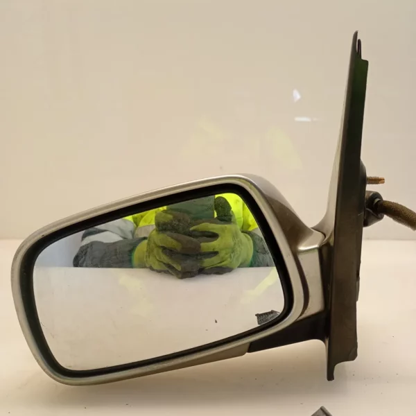 Specchietto est. sinistra Toyota Yaris (2001 – 2005) 1.0 48 KW benzina 879400D917 1SZ FE