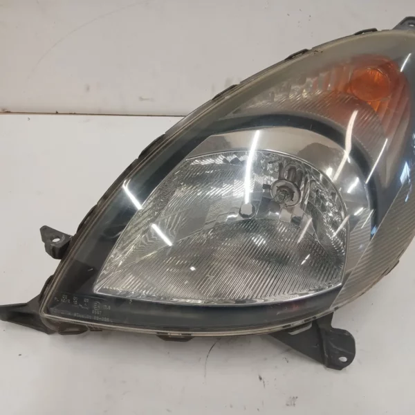 Faro ant. Toyota YARIS VERSO 2002 8115052081