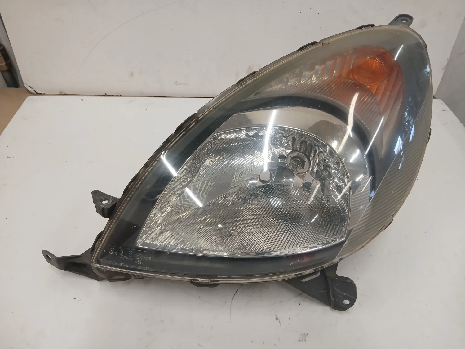 Faro ant. Toyota YARIS VERSO 2002 8115052081