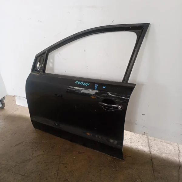 Porta anteriore Volkswagen POLO 2010 6R3831055J
