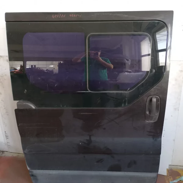 Porta scorrevole post. destra Renault Trafic (2001 – 2006) 1.9 74 KW diesel 8200005606 F9Q U7