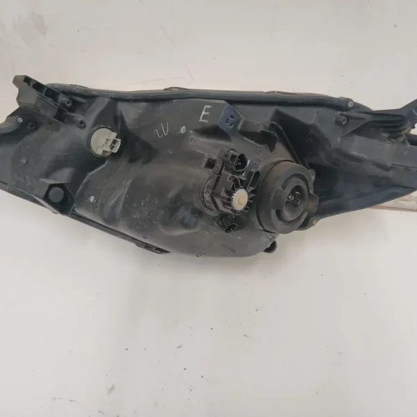 Faro ant. destra Toyota Yaris (2011 – 2015) 1.0 51 KW benzina 811300D810 1KR-FE