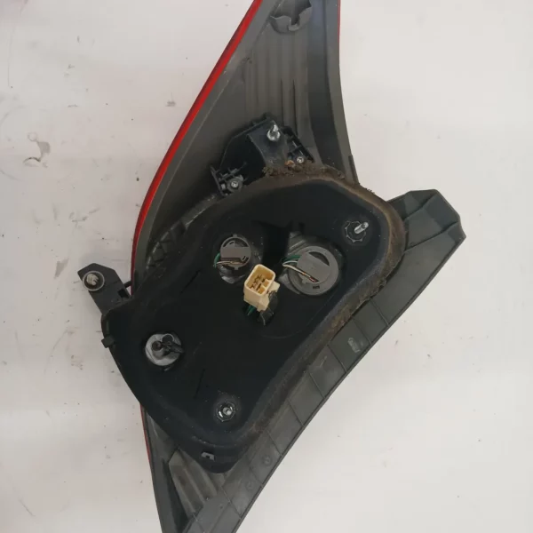 Faro posteriore destra Toyota Yaris (2011 – 2015) 1.0 51 KW benzina 815510D370 1KR-FE