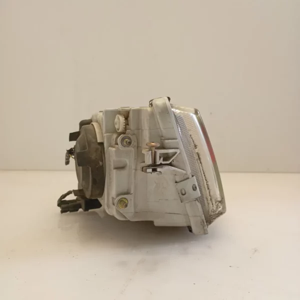 Faro ant. destra Volvo V40 (2000 – 2004) 1.9 85 KW diesel 3345703 D4192T3