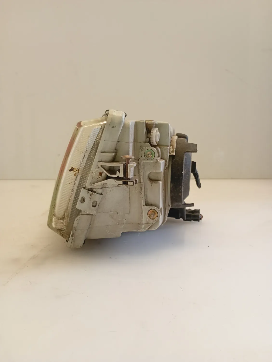 Faro ant. sinistra Volvo V40 (2000 – 2004) 1.9 85 KW diesel 3345702 D4192T3