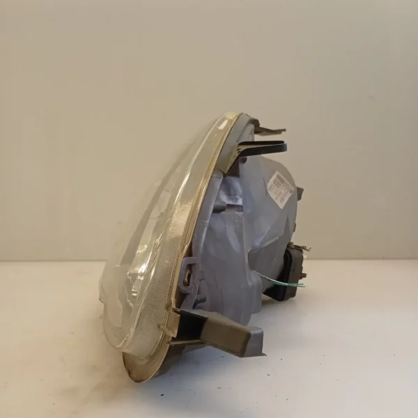 Faro ant. destra Toyota Yaris (2001 – 2005) 1.0 48 KW benzina 811300D080 1SZ FE