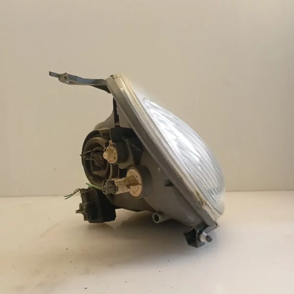 Faro ant. destra Toyota Yaris (2001 – 2005) 1.0 48 KW benzina 811300D080 1SZ FE