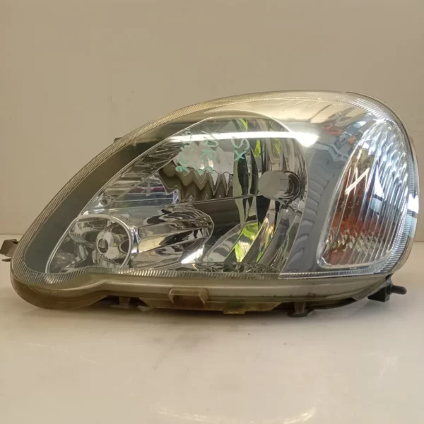 Faro ant. sinistra Toyota Yaris (2001 – 2005) 1.0 48 KW benzina 811700D080 1SZ FE