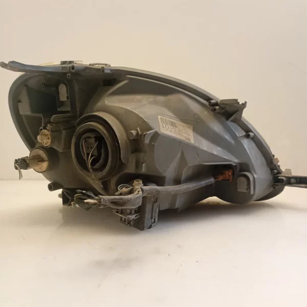 Faro ant. sinistra Toyota Yaris (2001 – 2005) 1.0 48 KW benzina 811700D080 1SZ FE