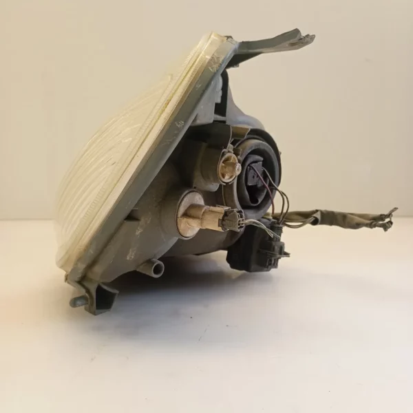 Faro ant. sinistra Toyota Yaris (2001 – 2005) 1.0 48 KW benzina 811700D080 1SZ FE