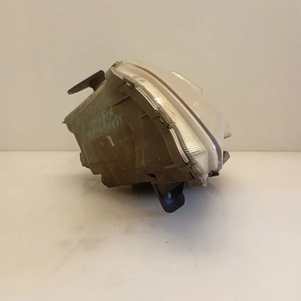 Faro ant. sinistra Ssangyong Korando (2011 – oggi) 2.0 129 KW diesel 8310534300 671 950