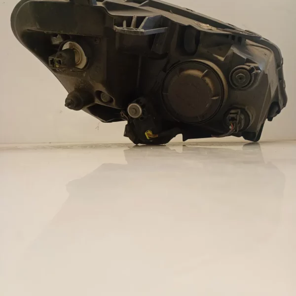 Faro ant. sinistra Ssangyong Korando (2011 – oggi) 2.0 129 KW diesel 8310534300 671 950