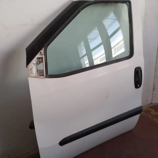 Porta anteriore sinistra Fiat Doblo’ Cargo (2015 – oggi) 1.4 88 KW benzina/metano 52155068 198A4000