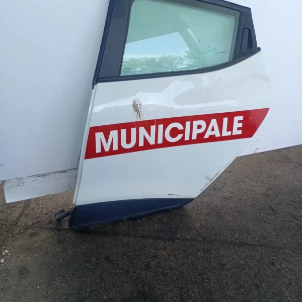 Porta posteriore sinistra Renault Clio 4a Serie (2012 – 2016) 1.1 54 KW benzina 821016892R D4F D7