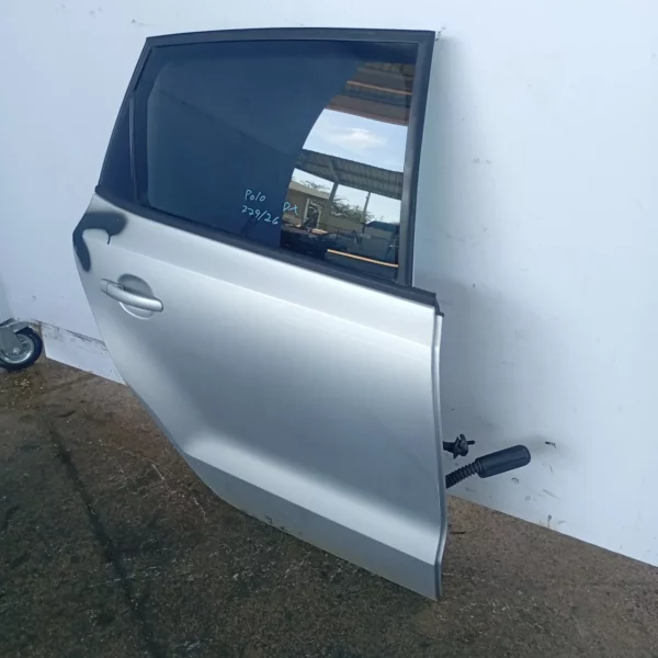 Porta posteriore destra Volkswagen Polo (2009 – 2014) 1.4 63 KW benzina 6R4833056J CGG