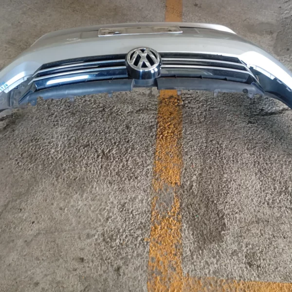 Paraurti anteriore Volkswagen Touran (2010 – oggi) 1.6 77 KW diesel 1T0807221MGRU CAY