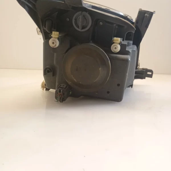 Faro ant. sinistra Renault Captur (2013 – 2017) 1.5 66 KW diesel 260607817R K9K E6