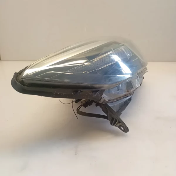 Faro ant. destra Renault Captur (2013 – 2017) 1.5 66 KW diesel 260105066R K9K E6