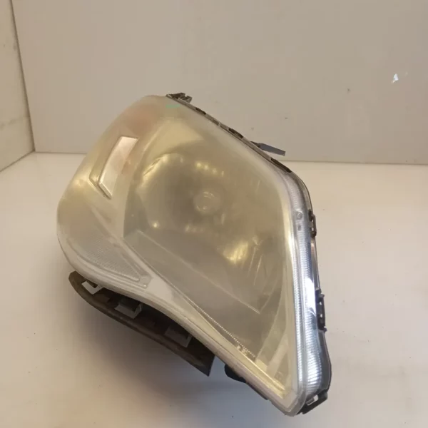 Faro ant. destra Ssangyong Korando (2011 – oggi) 2.0 129 KW diesel 8310634300 671 950