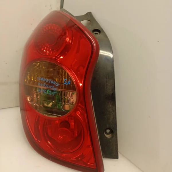 Faro posteriore sinistra Ssangyong Korando (2011 – oggi) 129 KW 8360134100 671 950