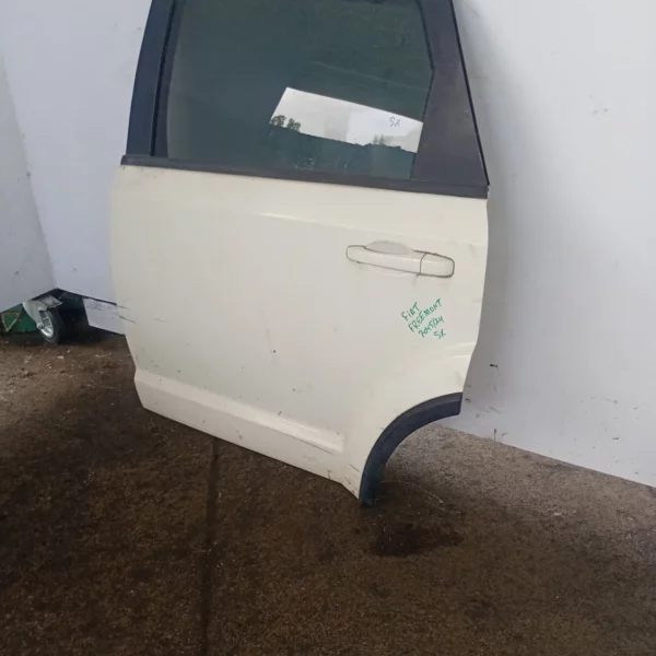 Porta posteriore sinistra Fiat Freemont (2011 – oggi) 2.0 103 KW diesel K68067473AF 939B5000
