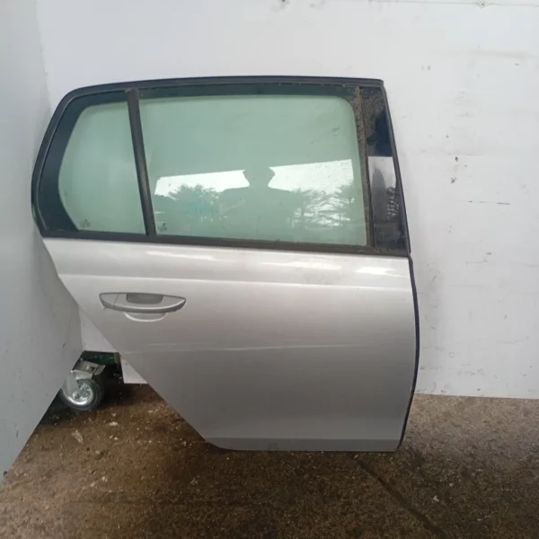 Porta posteriore destra Volkswagen Golf (2008 – oggi) 2.0 81 KW diesel CBD