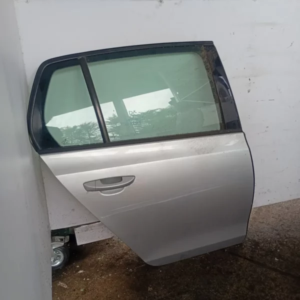 Porta posteriore destra Volkswagen Golf (2008 – oggi) 2.0 81 KW diesel CBD